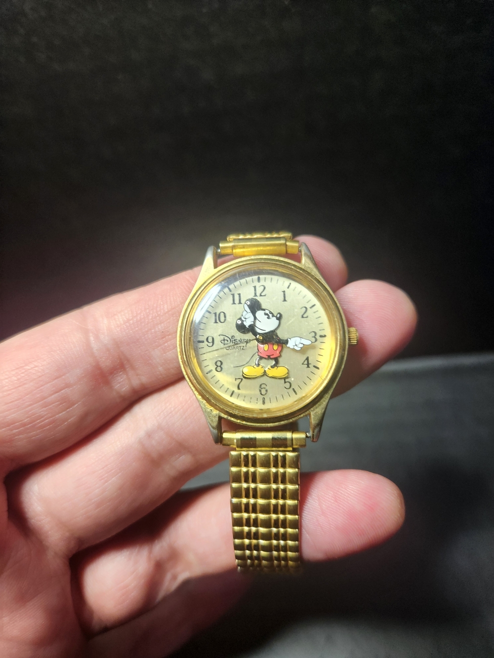 Disney 10K RGP Lorus Mickey Mouse Analog Wristwatch with Character Dial